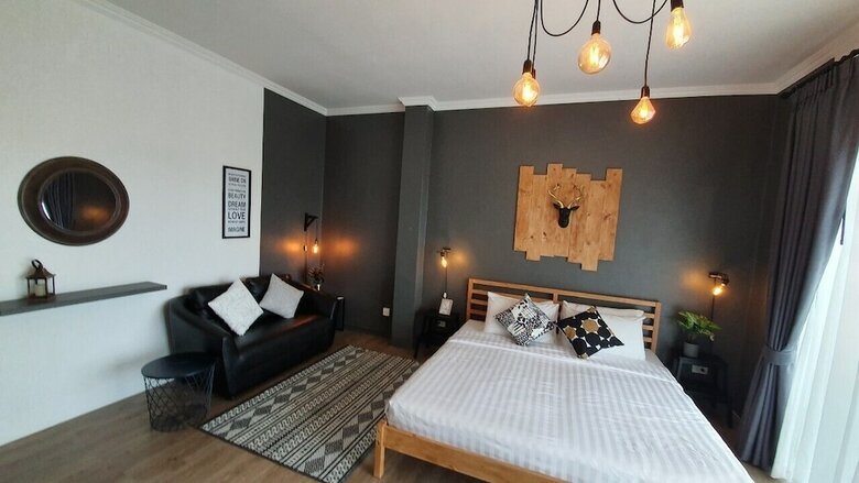 Hotel Thira House