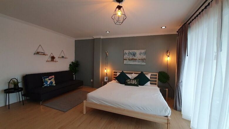 Hotel Thira House