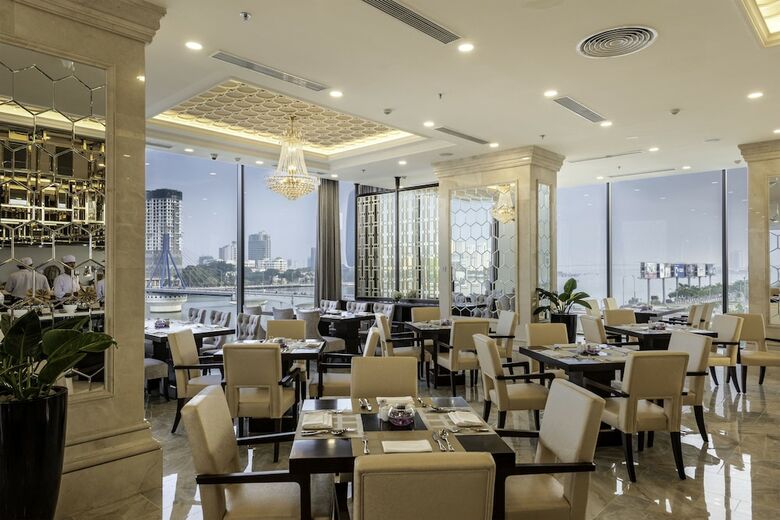 Hotel Vinpearl Condotel Riverfront Danang