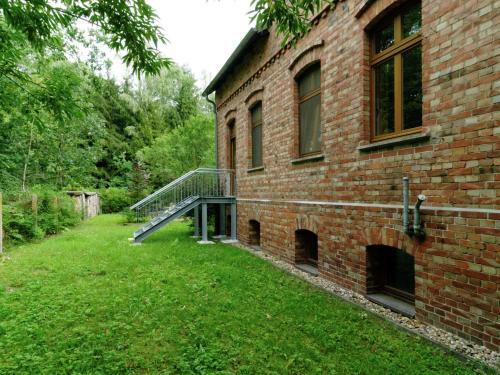 Modern Apartment In Furstenwalde With Private Garden