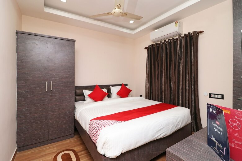 Oyo 11723 Hotel Barney Grand