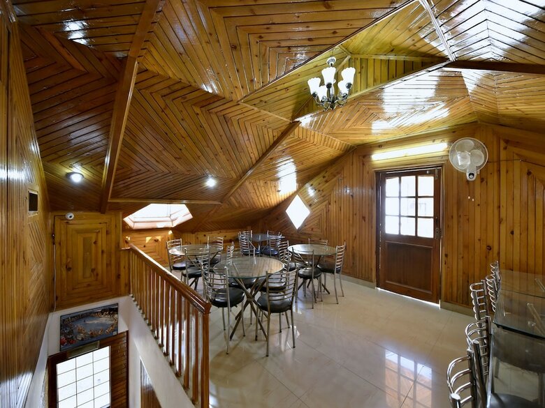 Hotel Oyo 12825 Omkara Homestay