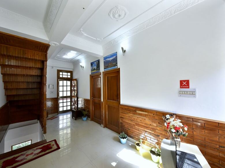 Hotel Oyo 12825 Omkara Homestay