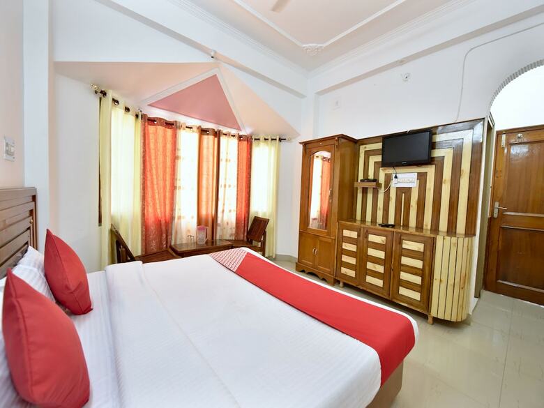 Hotel Oyo 12825 Omkara Homestay