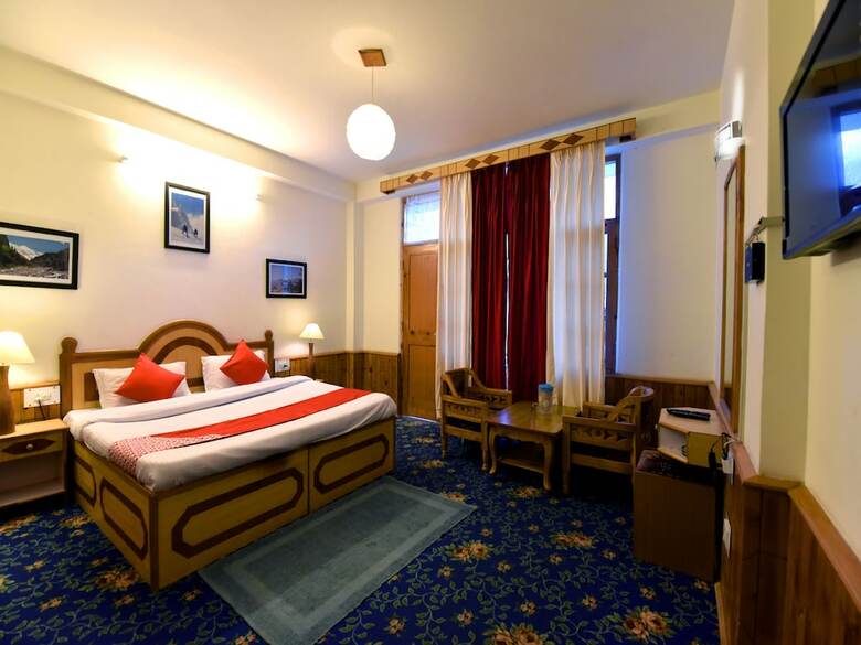 Hotel Oyo 12735 The Manali Lodge