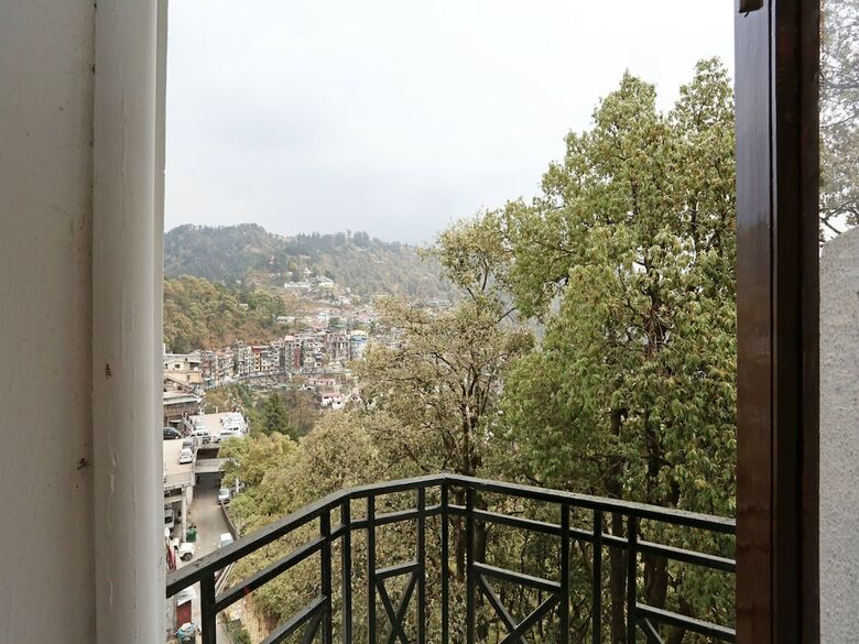 Oyo 13243 Hotel City Castle