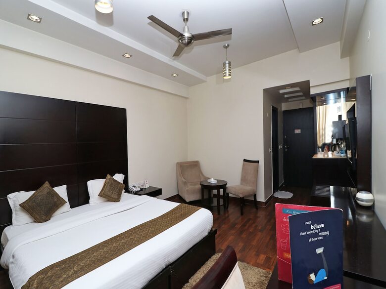 Hotel Oyo 13783 The Claire