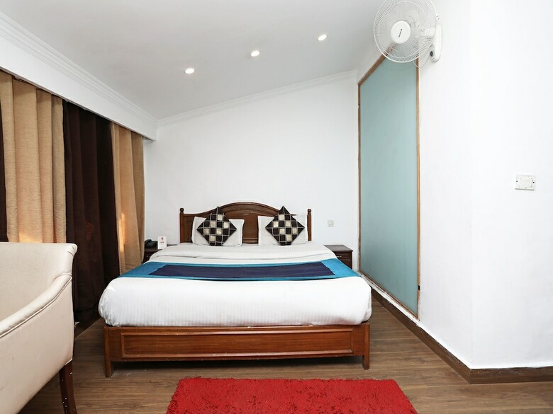 Oyo 6119 Hotel Royal Classic