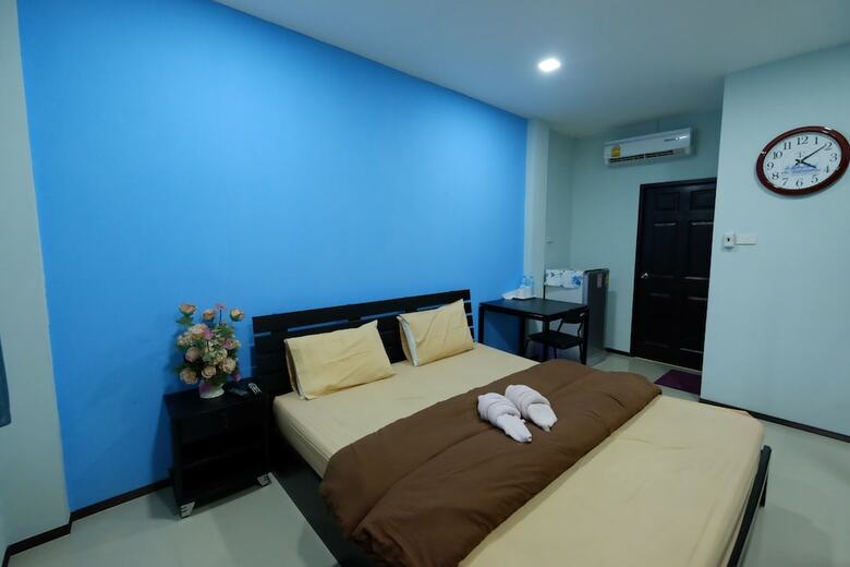 Hotel Amornrat Place