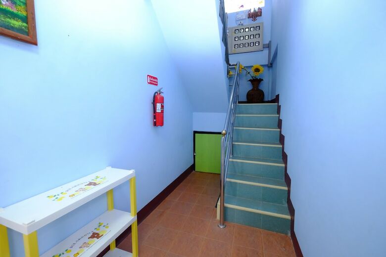 Hotel Amornrat Place