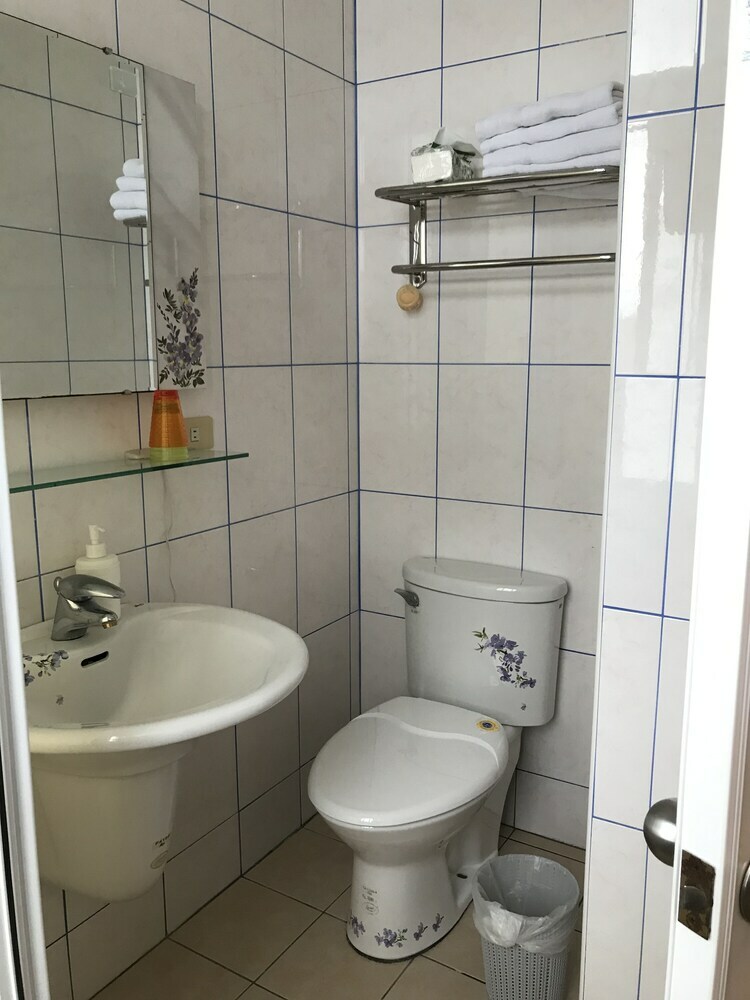 Hotel Hjs Guest House