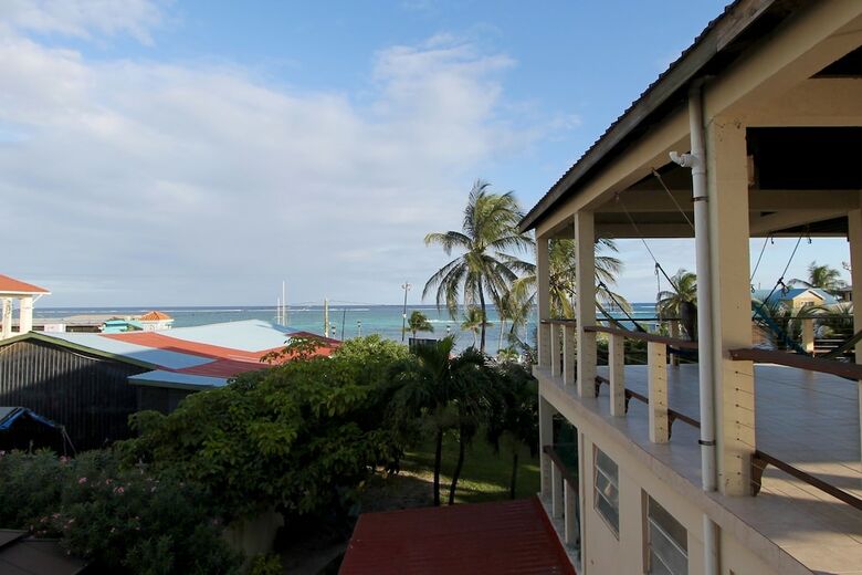 Parham Plaza Hotel