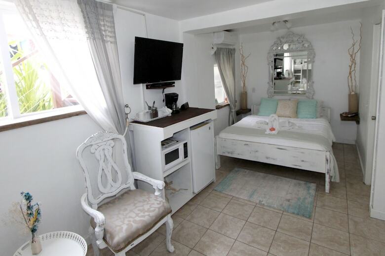 Parham Plaza Hotel