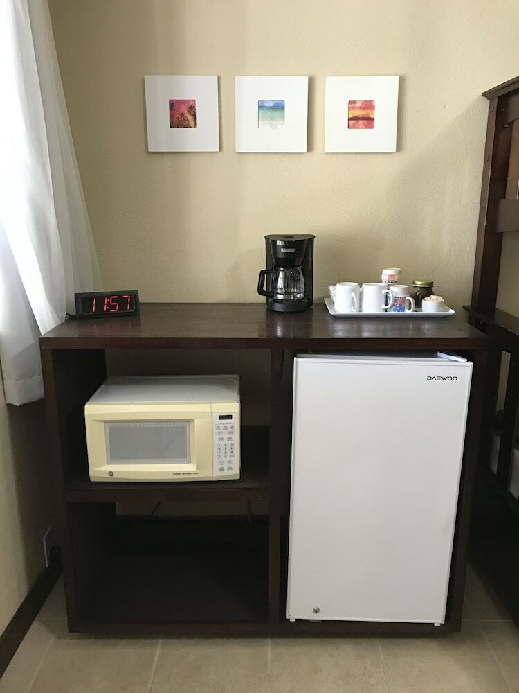 Parham Plaza Hotel