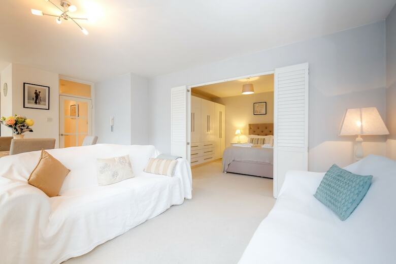 Putney Court - 1 Bed Apartment By Basetogo