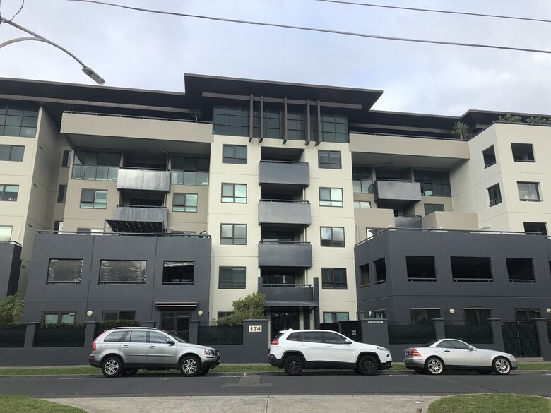 Port Melbourne Beach Front Apartment