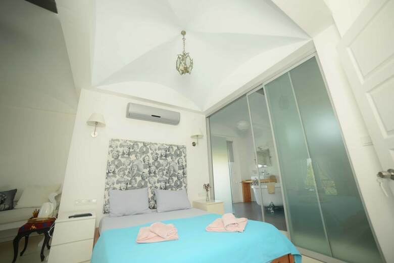Hotel Aspasia House