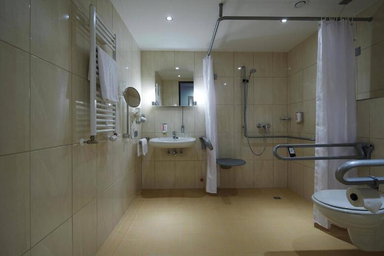 Intercityhotel Berlin Brandenburg Airport