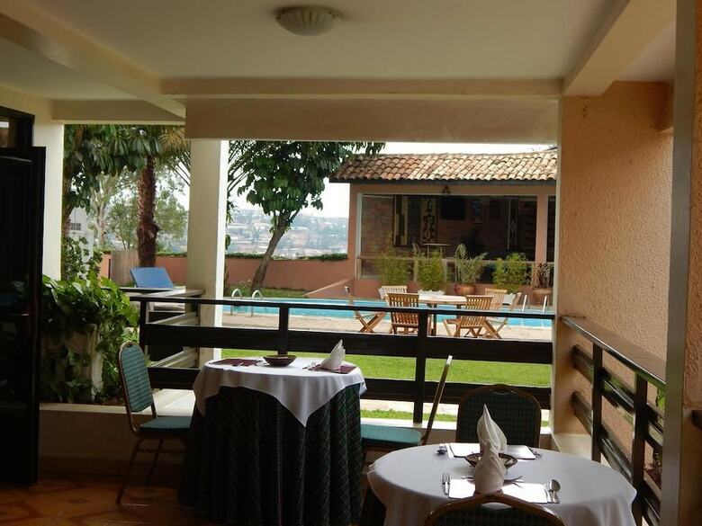 Bed & Breakfast Flame Tree Village