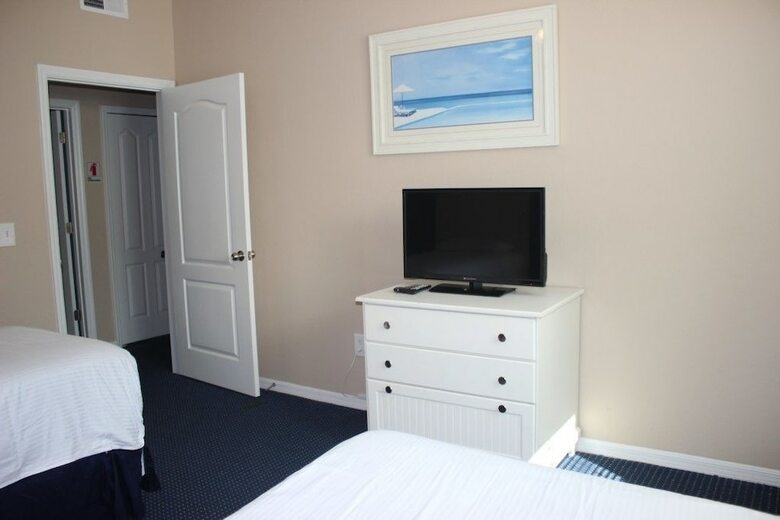 Runaway Beach Club 16201 - Three Bedroom Condo