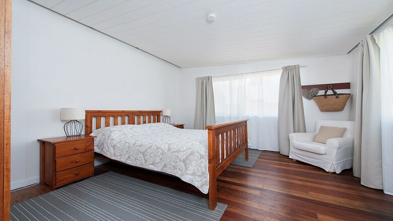 Sandy Point Road, 9, Sea Urchin
