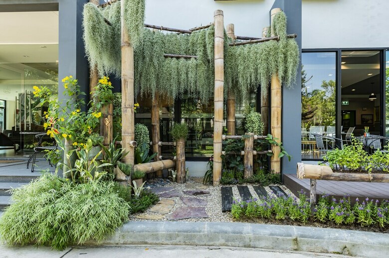 Hostal Bangkok Oasis Hotel