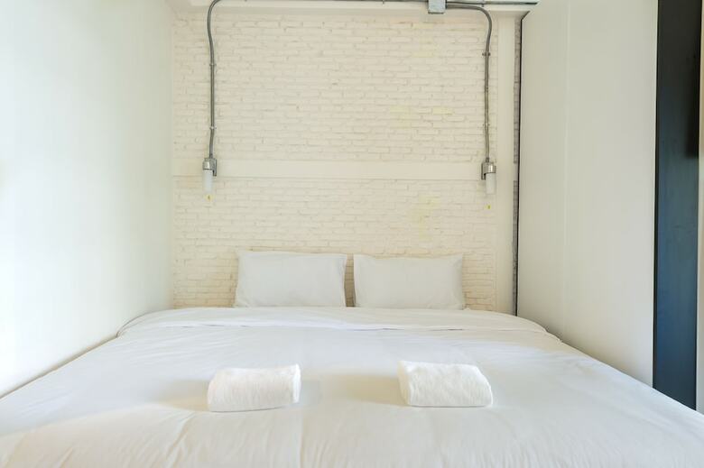 Hostal Bangkok Oasis Hotel