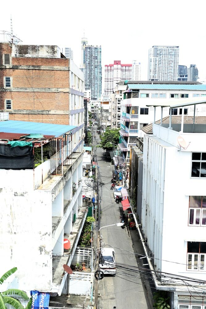 Hostal Bangkok Oasis Hotel