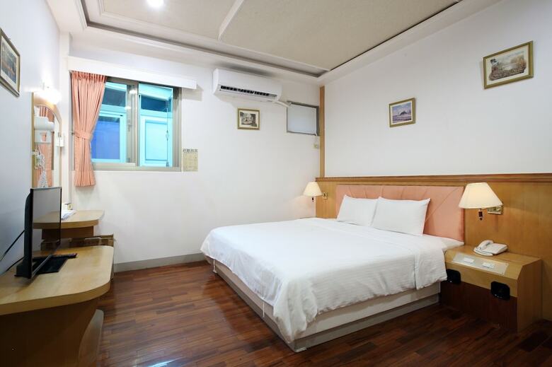 Long Shan Hotel
