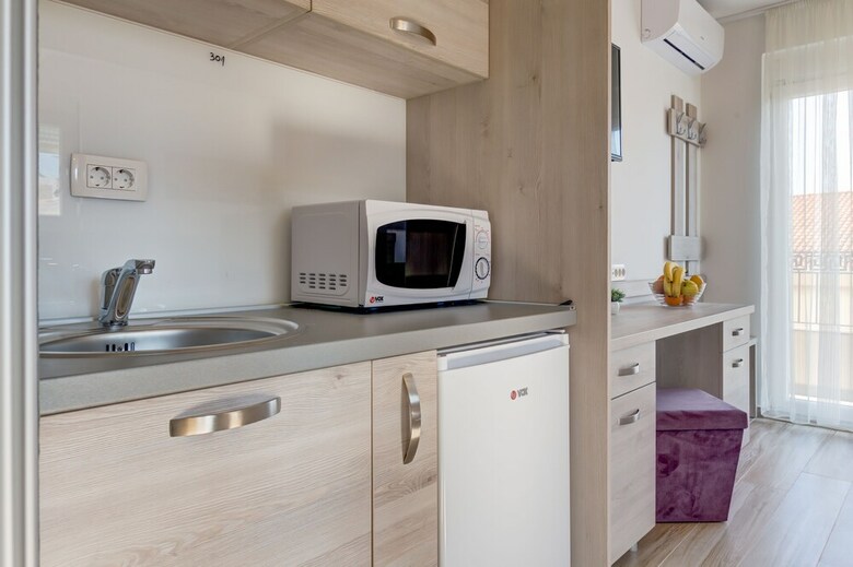 Aparthotel Almare Apartments  Budva