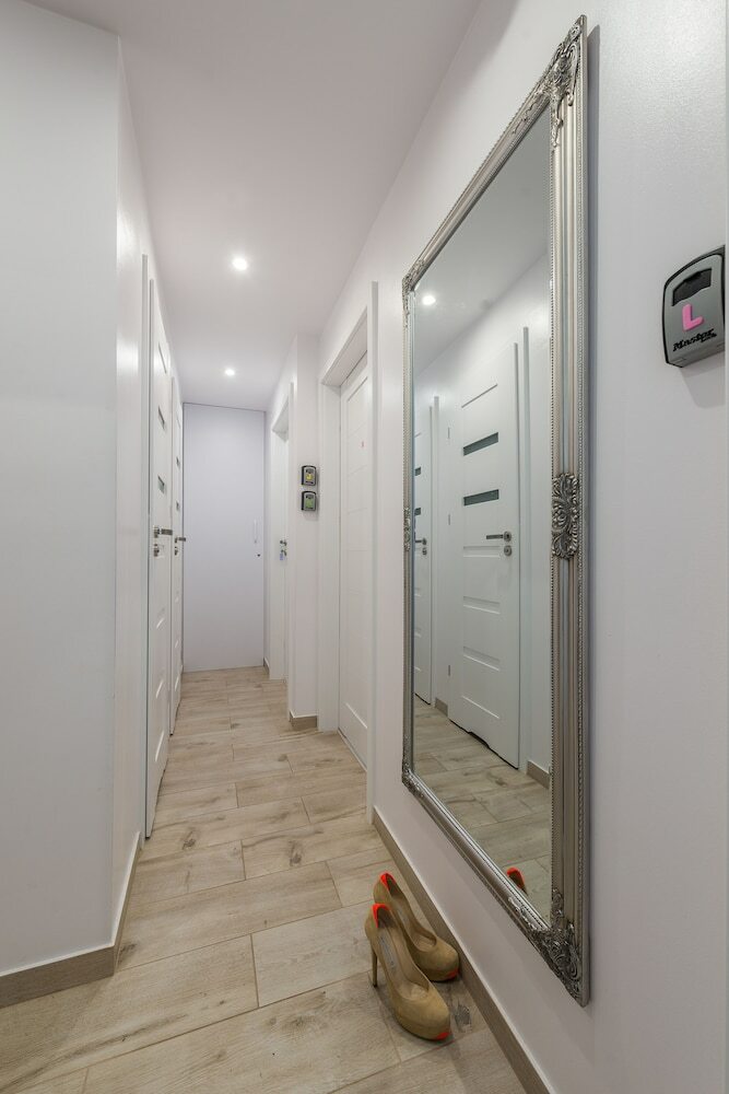 Unit Short Rent Apartment By Warsaw Metro Station