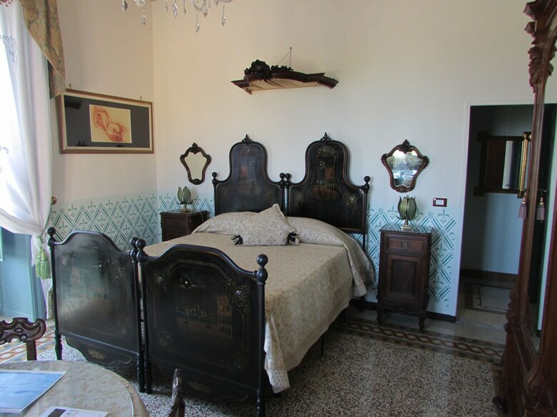 Bed & Breakfast Alexander Art Nouveau Suites