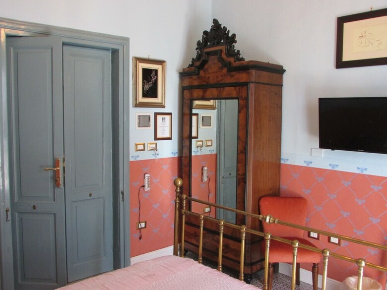 Bed & Breakfast Alexander Art Nouveau Suites