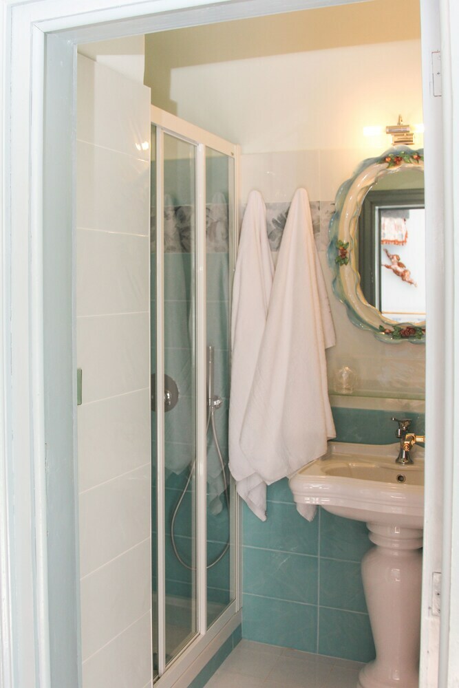 Bed & Breakfast Alexander Art Nouveau Suites