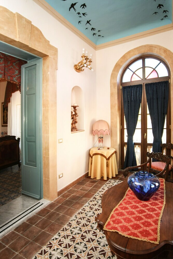 Bed & Breakfast Alexander Art Nouveau Suites