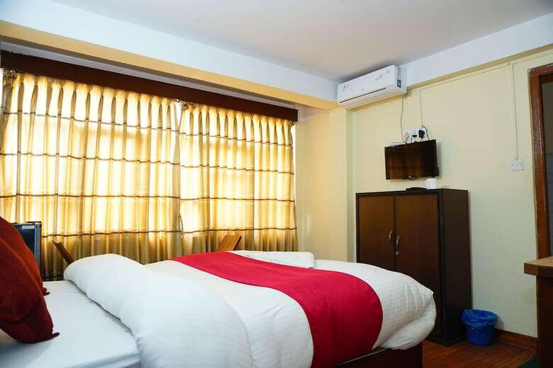 Hotel Holy Temple Tree & Chautari Cafe.
