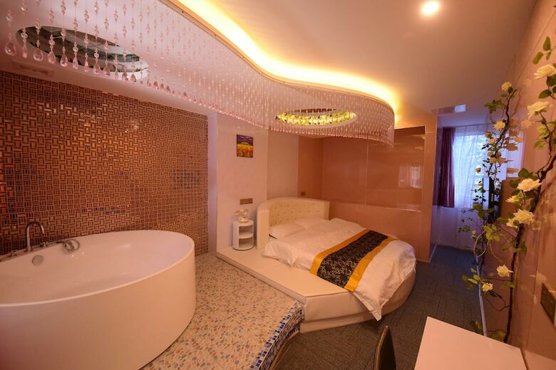 Qingdao Couples Boutique Hotel