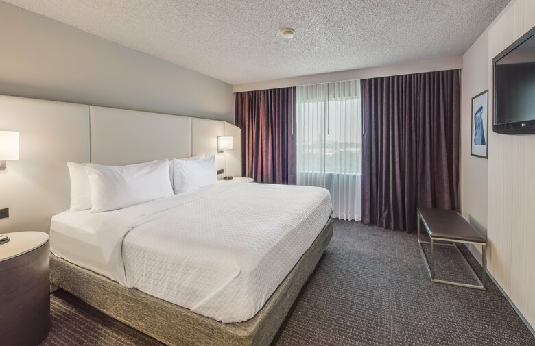 Hotel Crowne Plaza Suites Arlington - Ballpark - Stadium