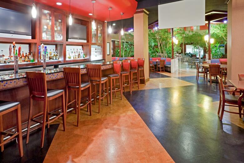Hotel Crowne Plaza Suites Arlington - Ballpark - Stadium