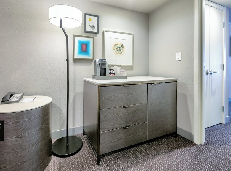 Hotel Crowne Plaza Suites Arlington - Ballpark - Stadium