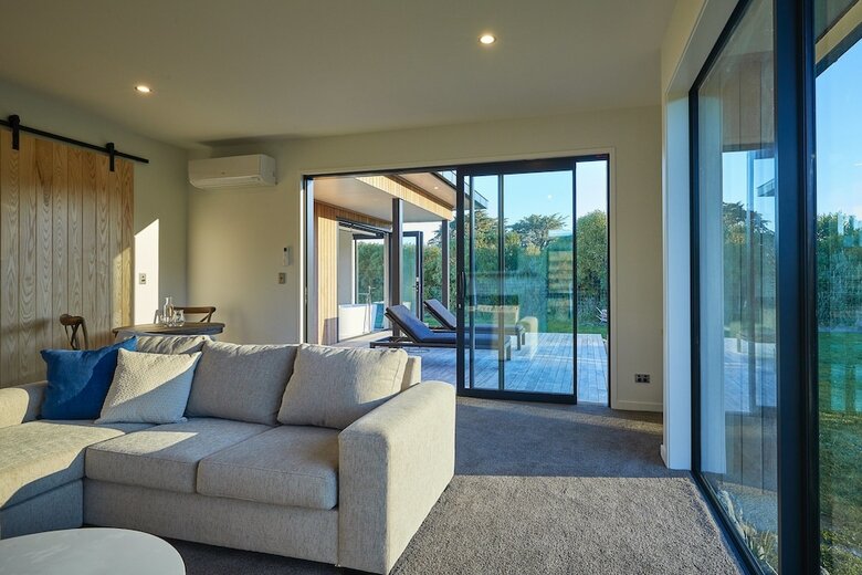 Cabana Glenburn Coastal Retreat - Adults Only
