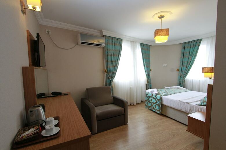 Agora Boutique Hotel & Bistro