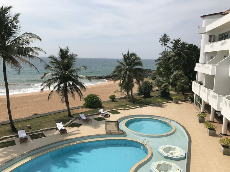 Hotel Induruwa Beach Resort