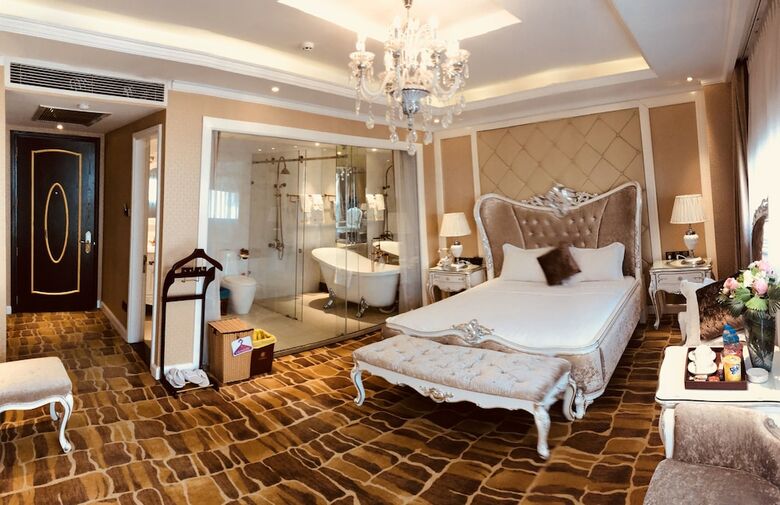 Hoang Trieu Hotel