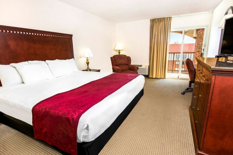 Camden Hotel And Conference Center