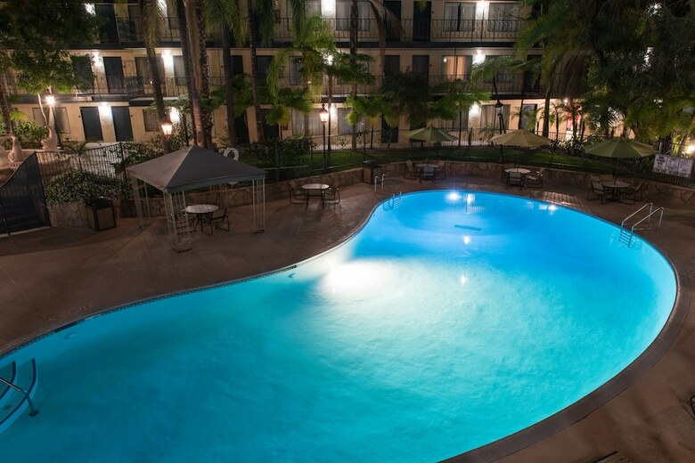Vanllee Hotel And Suites