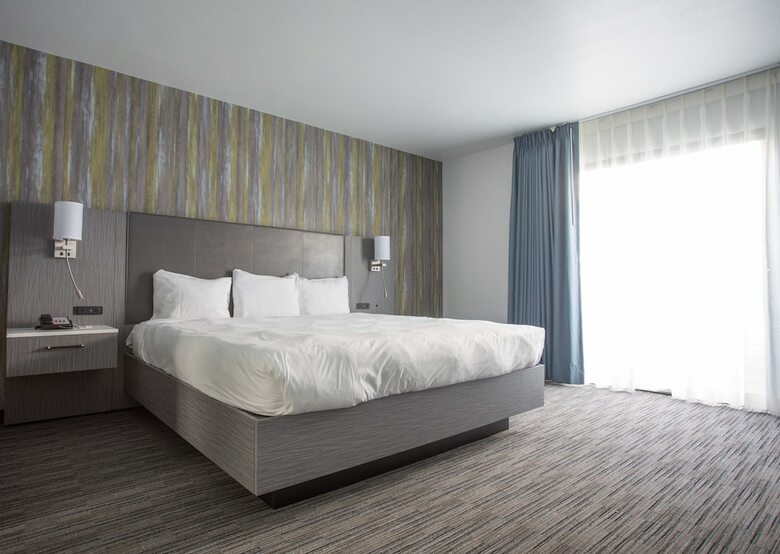Vanllee Hotel And Suites