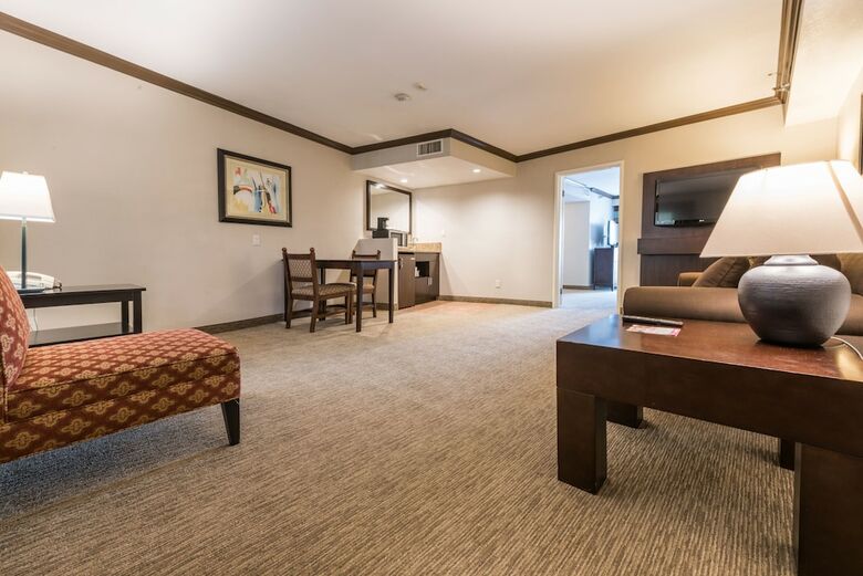 Vanllee Hotel And Suites