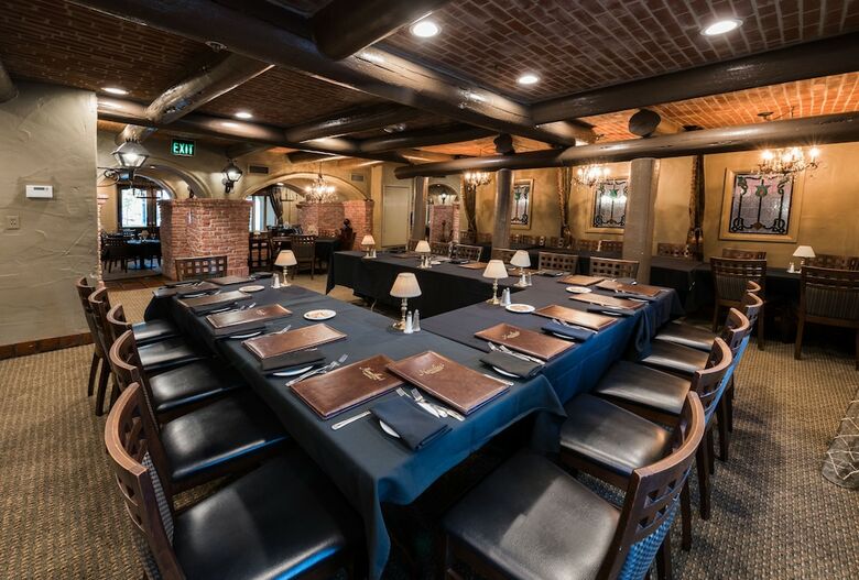 Vanllee Hotel And Suites