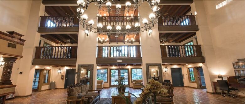 Vanllee Hotel And Suites